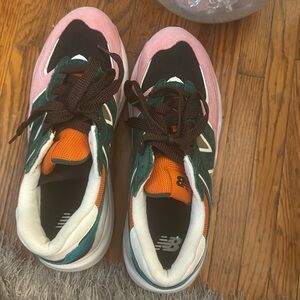 New Balance Sneakers (running course)